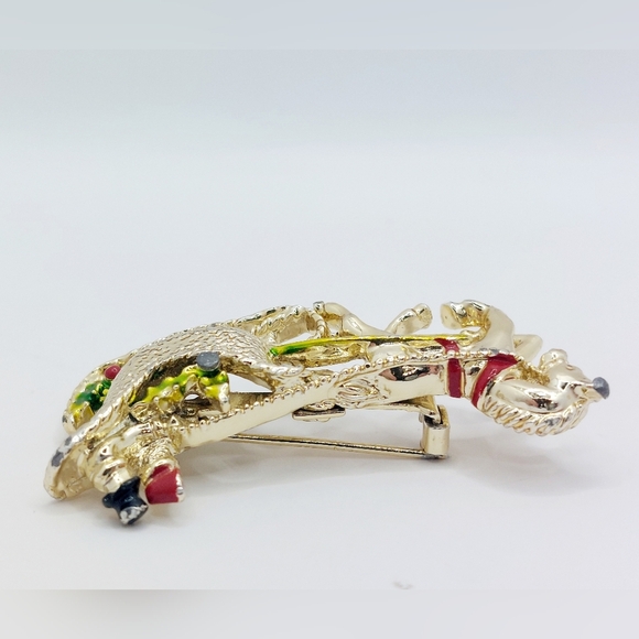 Vintage Gerry's One Horse Open Sleigh Ride Christmas Enamel Brooch Pin Gold Tone - Picture 5 of 7